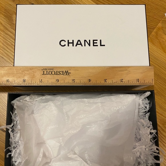 Empty Chanel box - Picture 3 of 6